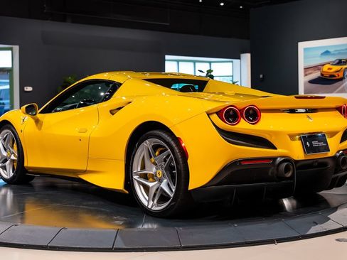 Used 2021 Ferrari F8 Tributo RWD image 47