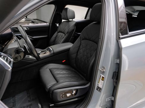 Used 2025 BMW X6 xDrive40i AWD/4WD image 35