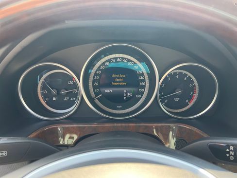 Used 2014 Mercedes-Benz E 350 Sedan image 25