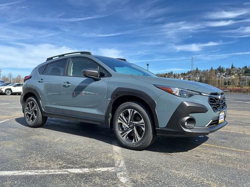 Used 2025 Subaru Crosstrek 2.0i Premium image 3