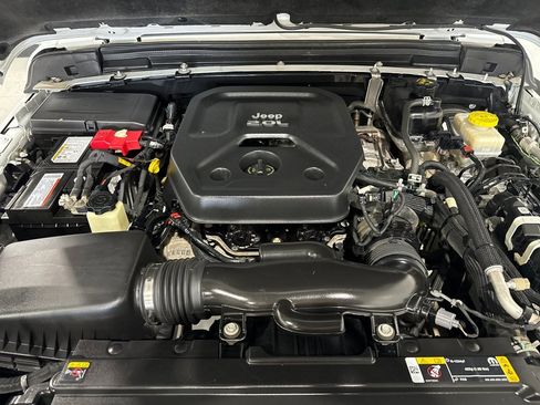 Used 2021 Jeep Wrangler Unlimited Sahara image 10