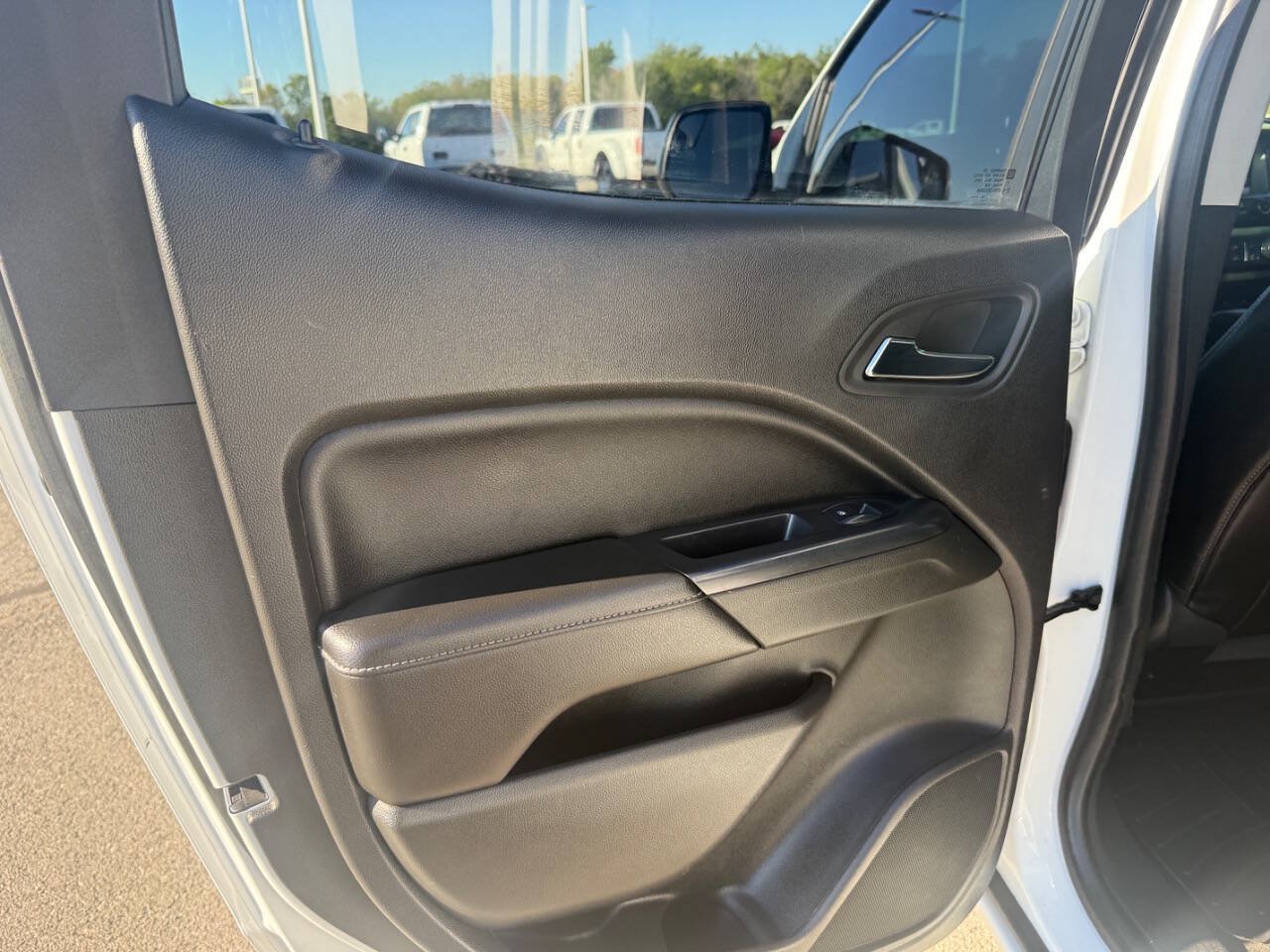 Used 2015 GMC Canyon SLT AWD/4WD image 30