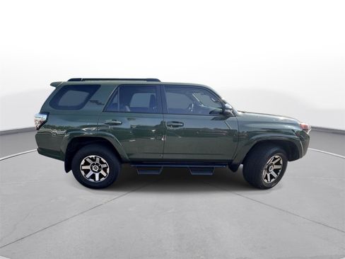 Used 2022 Toyota 4Runner TRD Off-Road Premium w/ Moonroof Package AWD/4WD image 4