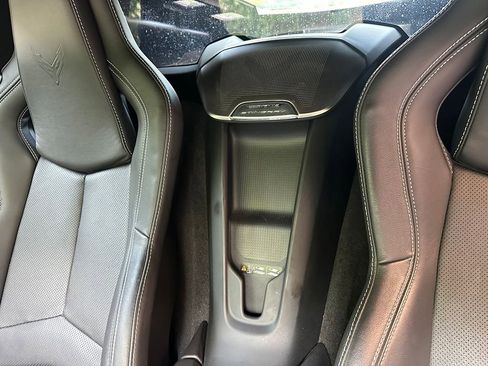 Used 2022 Chevrolet Corvette Stingray Preferred Cpe w/ Z51 Performance Package RWD image 15