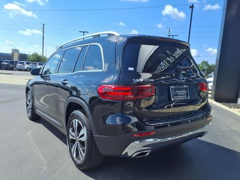 New 2025 Mercedes-Benz GLB 250 4MATIC image 4