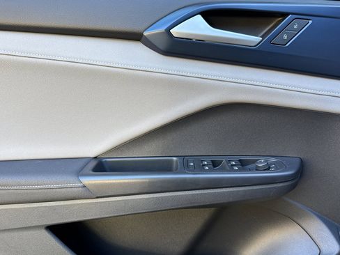 Used 2024 Volkswagen Taos SE image 11