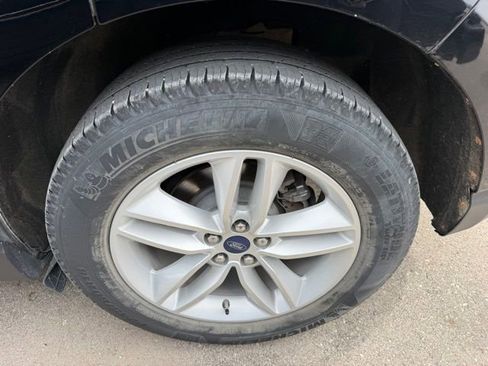 Used 2018 Ford Edge SEL w/ Equipment Group 201A AWD/4WD image 12