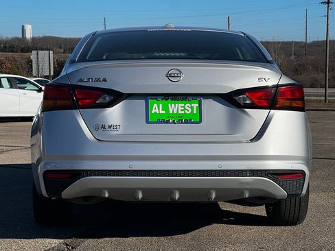 Used 2024 Nissan Altima 2.5 SV image 6