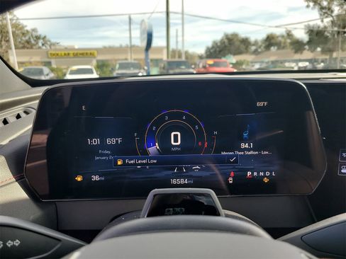 Used 2024 Chevrolet Traverse RS image 32