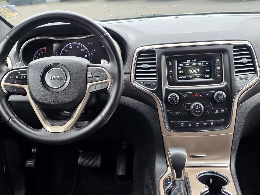 Used 2017 Jeep Grand Cherokee Laredo w/ Quick Order Package 23E AWD/4WD image 11