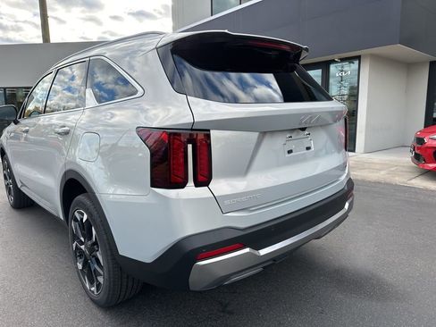 New 2026 Kia Sorento EX AWD/4WD image 9