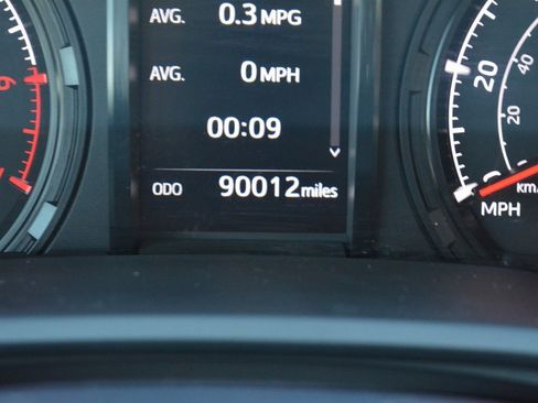 Used 2020 Toyota 4Runner SR5 Premium w/ Moonroof Package image 14