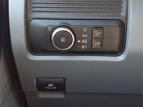 Used 2025 Ford F550 2WD Regular Cab Super Duty image 11