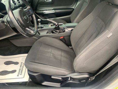 Used 2018 Ford Mustang Coupe image 5