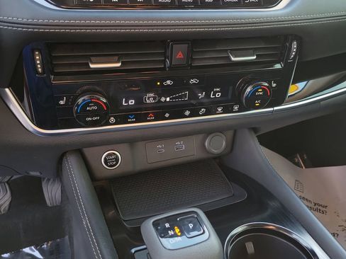 Used 2023 Nissan Rogue SL w/ SL Premium Package image 31