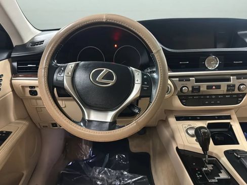 Used 2015 Lexus ES 350 w/ Luxury Package FWD image 10