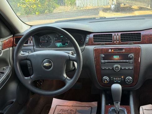 Used 2008 Chevrolet Impala LT FWD image 19