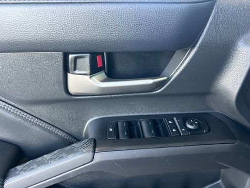 Used 2024 Toyota Tacoma Limited w/ Limited Package (LT) image 8