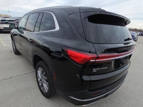 Used 2025 Buick Enclave Preferred image 2