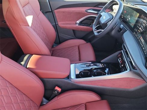 New 2025 Audi SQ5 Prestige image 17
