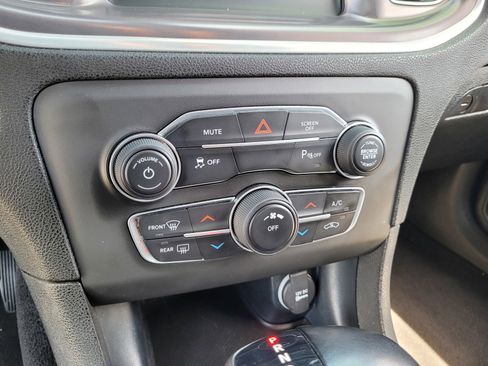 Used 2021 Dodge Charger SXT w/ Leather Interior Group RWD image 19