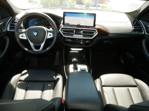 Used 2024 BMW X4 xDrive30i w/ Parking Assistance Package AWD/4WD image 10