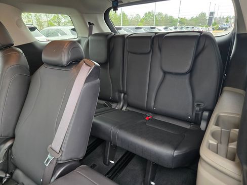 Certified 2025 Kia Carnival LXS image 30