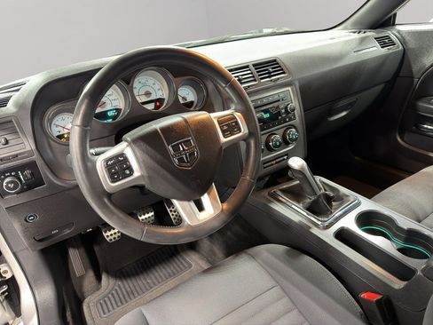 Used 2012 Dodge Challenger R/T RWD image 5