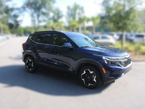 Certified 2026 Kia Seltos EX FWD image 14