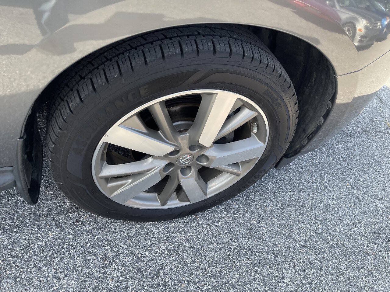 Used 2015 Nissan Pathfinder 4WD image 28