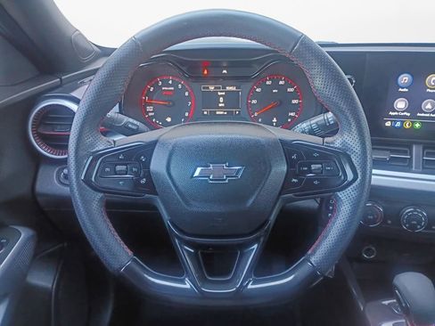 Used 2025 Chevrolet Trax RS w/ Driver Confidence Package image 21