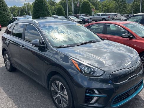 Certified 2022 Kia Niro EX FWD image 4