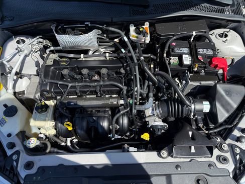 Used 2010 Ford Focus SE FWD image 20