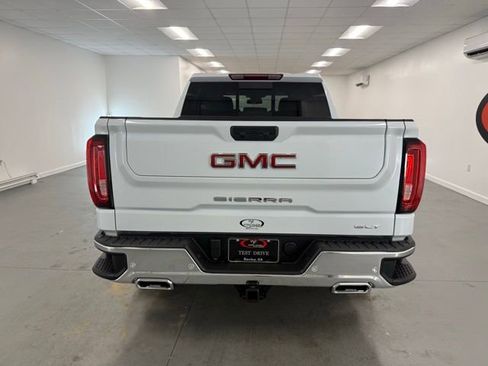 New 2026 GMC Sierra 1500 SLT image 7