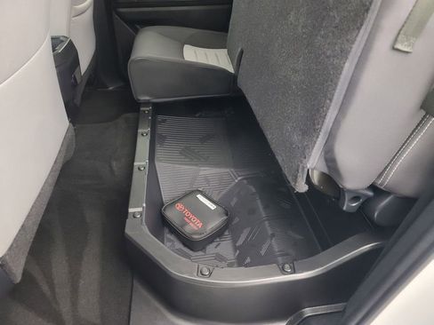 Used 2025 Toyota Tacoma TRD Off-Road image 23