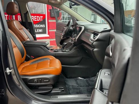 Used 2017 GMC Acadia SLT image 14