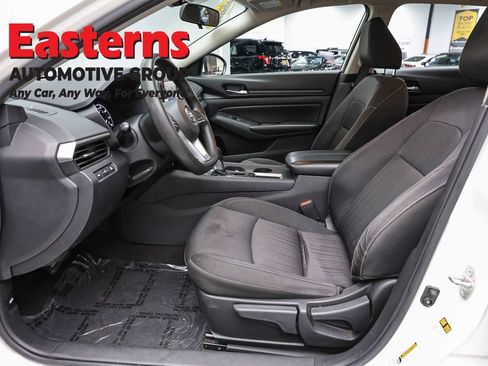 Used 2022 Nissan Altima 2.5 S FWD image 13