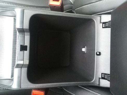 New 2025 Jeep Grand Cherokee Altitude AWD/4WD image 18