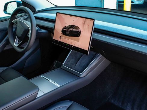Used 2026 Tesla Model Y AWD image 41