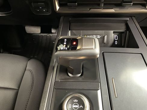 Used 2024 GMC Hummer EV 2X image 26