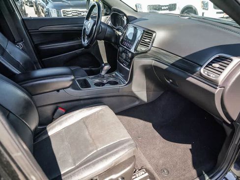 Used 2020 Jeep Grand Cherokee Limited w/ Luxury Group II RWD image 12