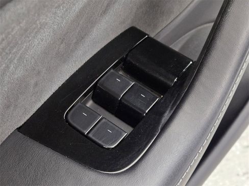 Used 2018 Tesla Model 3 Long Range image 25