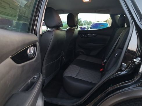 Used 2021 Nissan Rogue Sport SV image 24