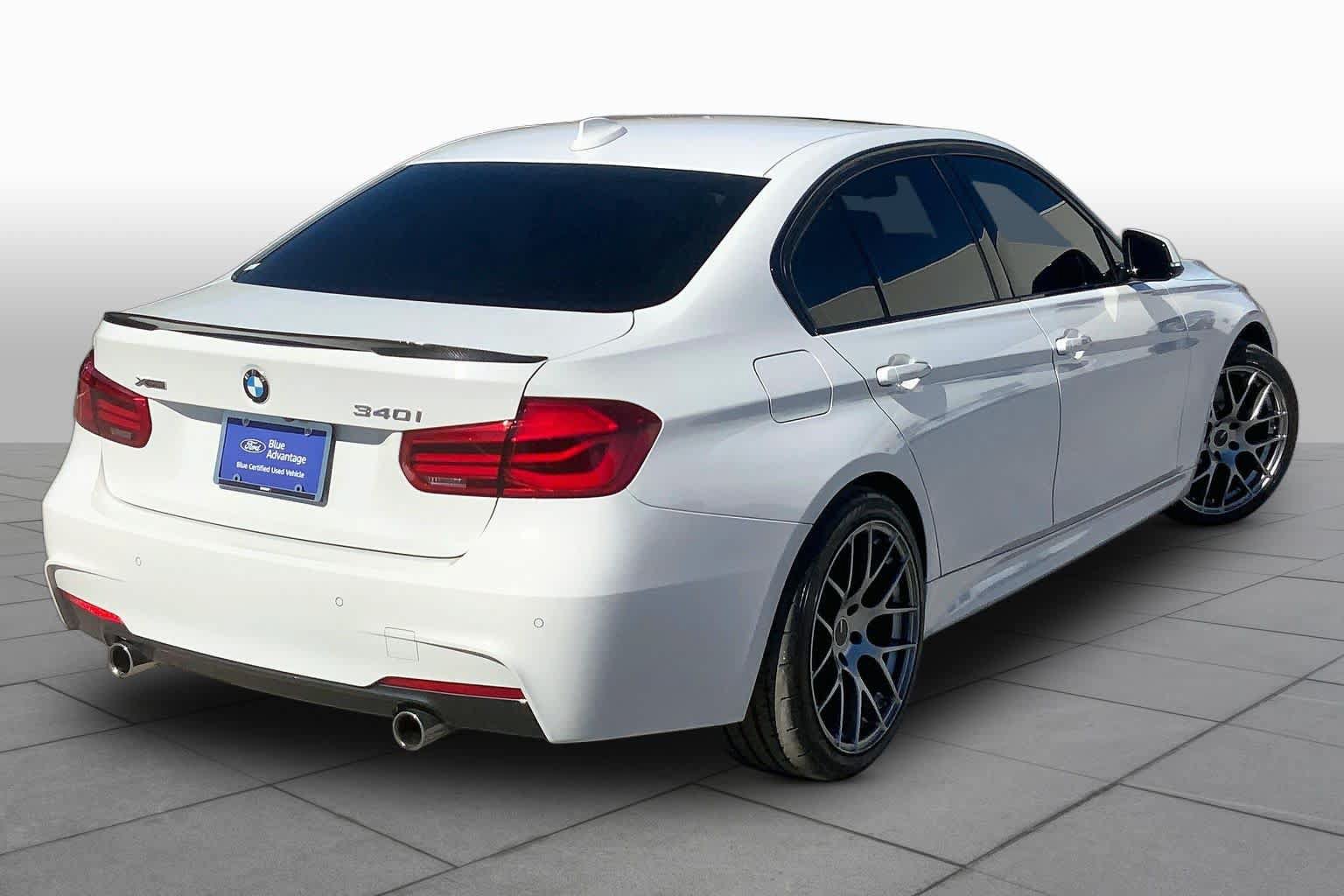 Used 2017 BMW 340i xDrive Sedan AWD/4WD image 13