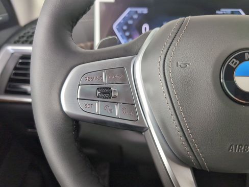 Used 2026 BMW X7 xDrive40i w/ Premium Package image 14