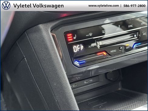 Certified 2022 Volkswagen Tiguan SE image 27