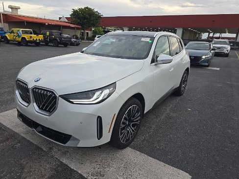Used 2025 BMW X3 xDrive30i w/ Premium Package AWD/4WD image 1