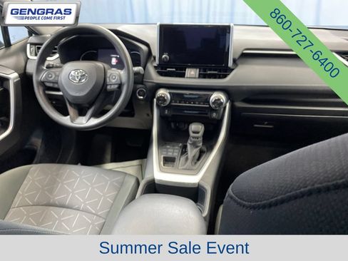 Used 2025 Toyota RAV4 XLE AWD/4WD image 37