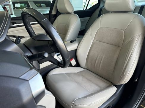 Used 2023 Nissan Altima 2.5 SL FWD image 13
