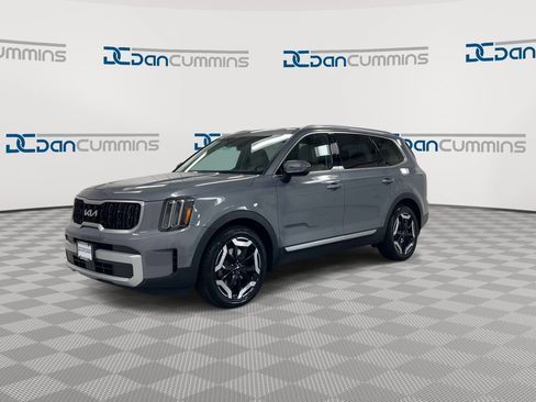 Used 2025 Kia Telluride EX AWD/4WD image 4